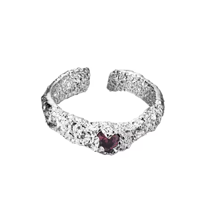 Bague naturelle en rubis avec texture en cristal et strass