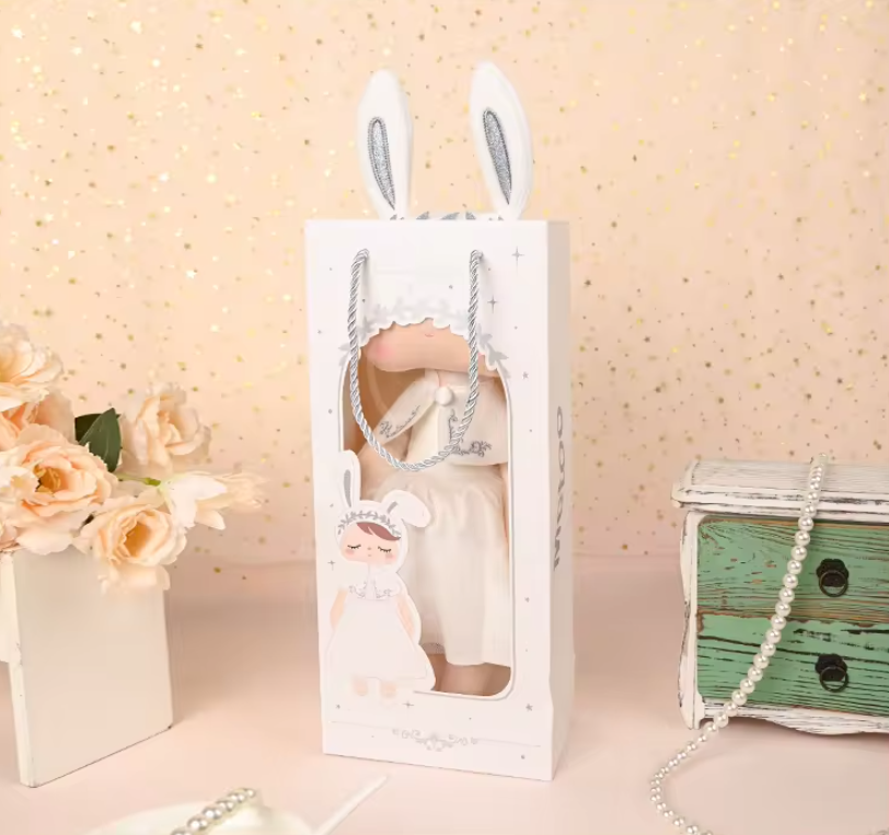 Peluche Angela Butter: Princesse Mariée Douce en Robe Blanche