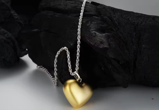 Colliers Pendentifs Cœur en S925 avec Finition Givrée et Plaqué Or 18 carats
