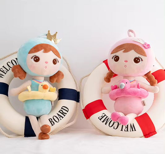 Peluches Adorable dans un anneau de natation