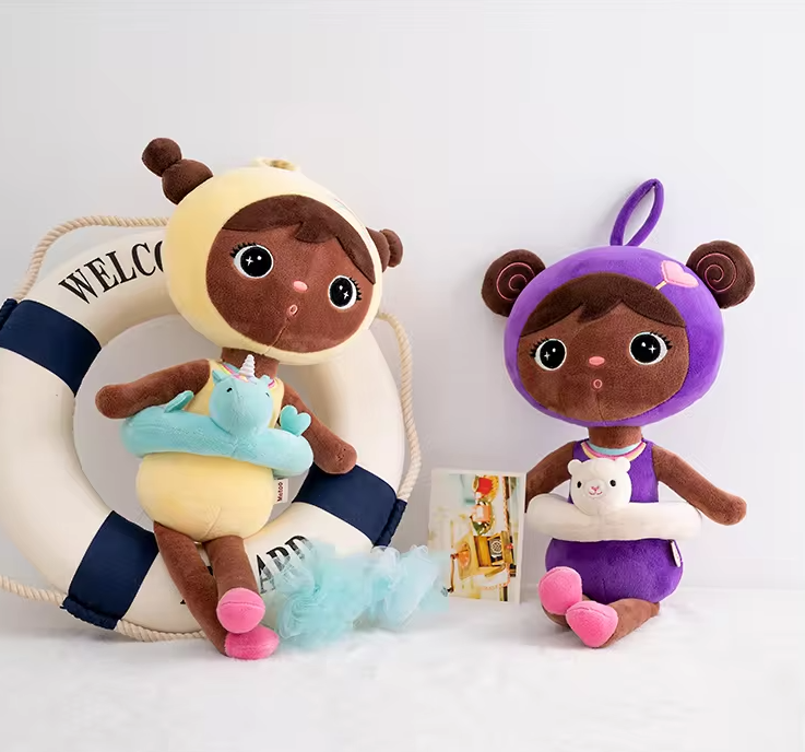Peluches Adorable dans un anneau de natation