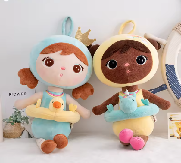 Peluches Adorable dans un anneau de natation