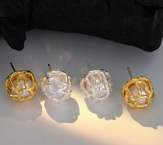 Boucles d'oreilles de royauté avec perles d'eau douce plaquées or 18K et Rhodium