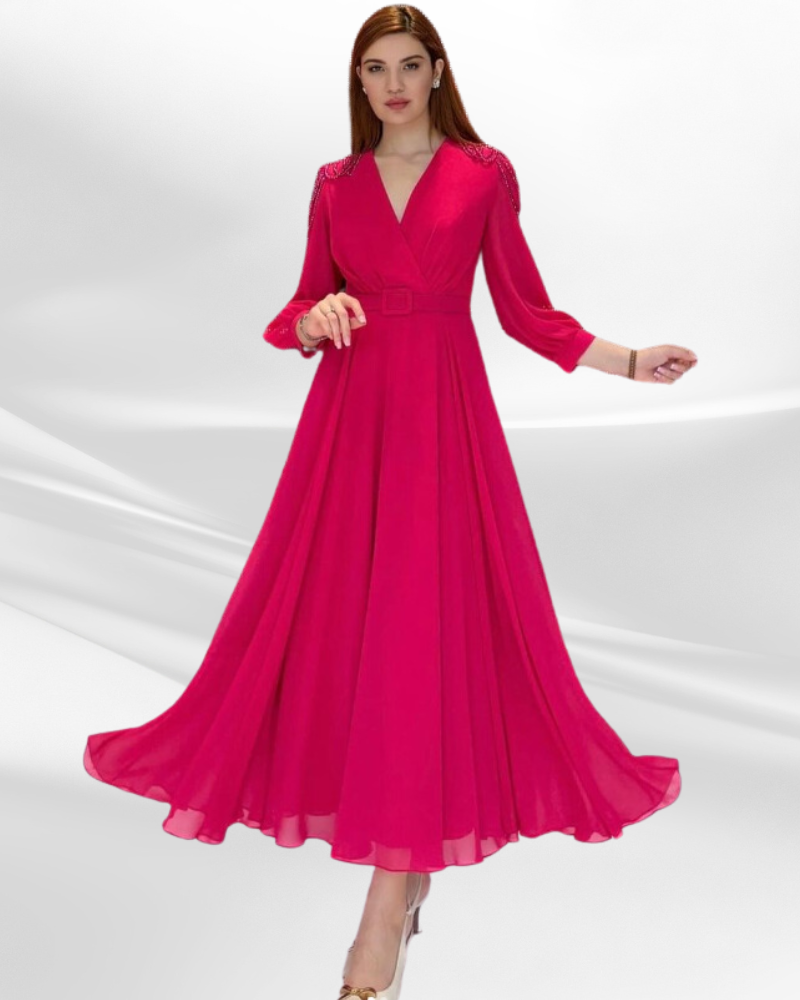 Robe de soirée avec manches bouffantes et détails perlés