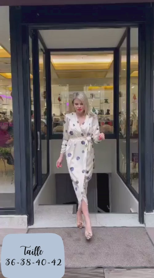 La robe midi à manches longues